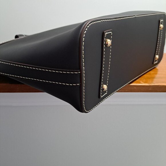 EUC Dooney and Bourke Beacon Zip Top Tote - Smooth Leather - Picture 3 of 13